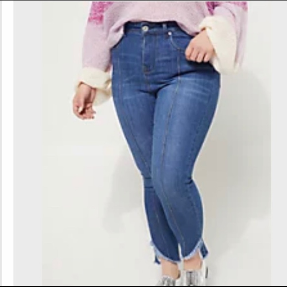 Women’s Plus Size High Waisted Frayed Ankle Jeans